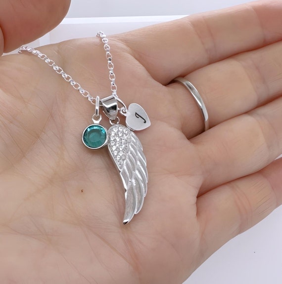 Collana con ciondolo a forma di ali d'angelo con lettera S. Gioielli da donna – acquista a prezzi convenienti sul marketplace
