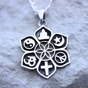 Coexist-Anhänger-Halskette. Sterlingsilber koexistiert. Wählen Sie eine Kette. Harmonie-Anhänger, 7 spirituelle Symbole. Koexistenz-Halskette. Kette gewählt