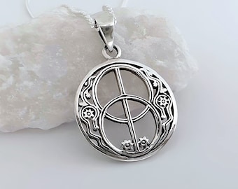 Sterling Silver Chalice Well pendant Necklace, Celtic Sterling Silver Chalice Well Symbol Necklace. vesica piscis pendant necklace