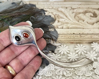 Taxco Mexico 925 Artisan signed pin brooch, Vintage Mexican Sterling Silver bezel set black onyx & carnelian brooch pin, 22.1g