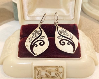 Sterling Silver openwork drop wire earrings, 925 b drop dangle engraved floral earrings, engraved floral 925 drop dangle wire backs earrings