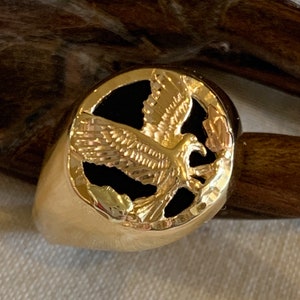Men&#39;s 10K Gold Eagle Onyx Signet Ring - Size 14