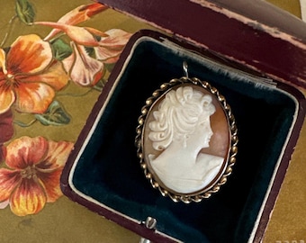 Vintage 12K Yellow Gold Filled Shell Cameo Pendant Brooch