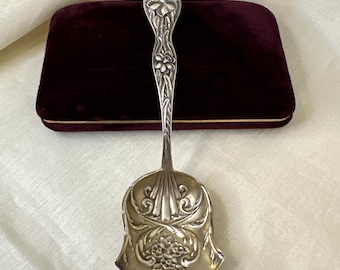 Antique Daffodil by Baker Sterling Silver Bon Bon Nut Olive Spoon, 5-1/4" inch