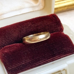 Frederick Goldman 10K yellow gold Wedding Band, 10k gold anniversary or stacking band ring, Size 6, 4mm wide