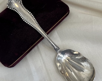 Vintage Canterbury by Towle Sterling Silver Sugar Shell Spoon, 29 grams, 5-7/8"