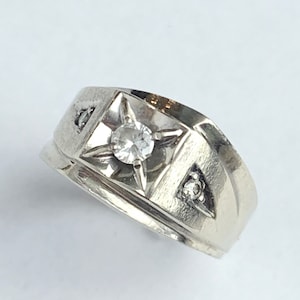 14K Italian white gold three round diamond wedding band, 14K white gold Diamond Ring Band, 7.3 Grams