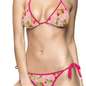 Erdbeere Blumen Bikini Erdbeeren und Blumen Blüten rosa String Bikini Sommer Badeanzug Urlaub Reisen Pool Badeanzug fruchtig