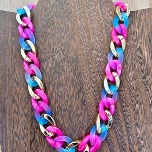 Chunky Acrylic Chain Necklace - hot pink & gold - Statement Necklace - Colorful Chain Necklace