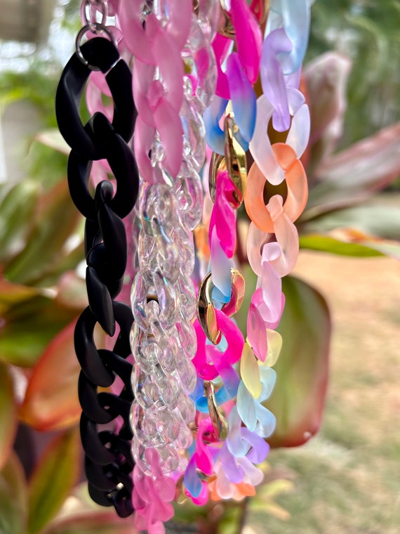Chunky acrylic necklace clearance