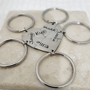 Keychain For 2/3/4/5/6 Best Friends BFF, Family Friendship Love Key chain Gift, Personalized Name Heart Puzzle Keyring