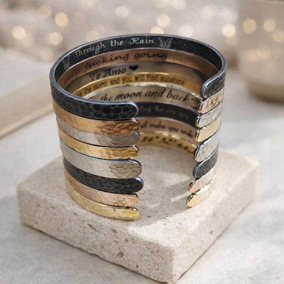 Personalized Mother's Day gifts & Fathers Day gift - Customizable gifts for mom Personalized bracelet Jewelry. Meaningful gifts for Dad