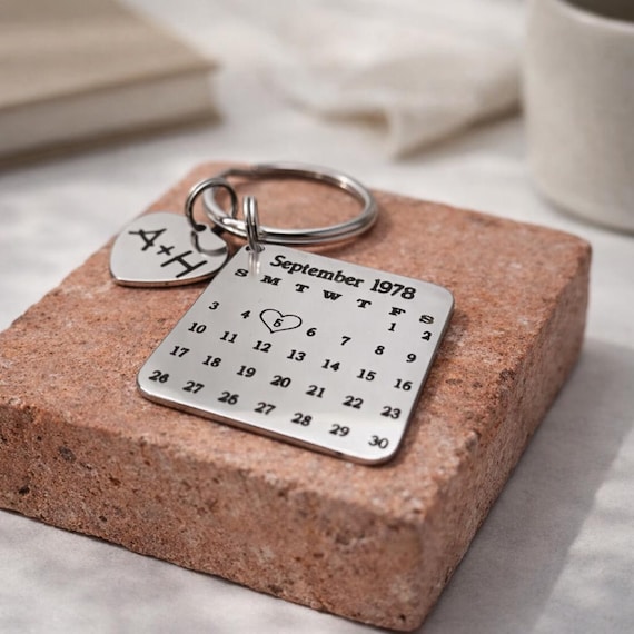 Wedding Anniversary Date Keyrings & Key chain, Specific date Calendar Keychain Custom Date Engraved Personalized Keychains for Men women.