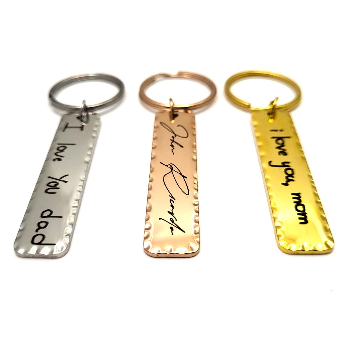 Personalized Handwriting Keychain for Mom – Custom Engraved Signature on Hammered Metal Gift