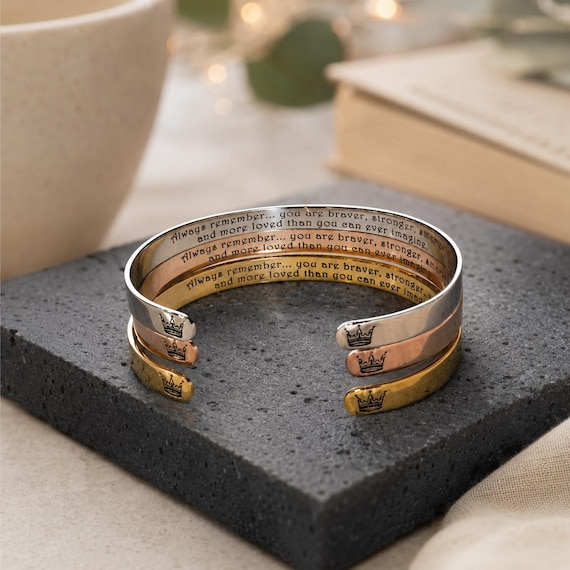 Gift for Niece | Bracelet with Meaningful message and crown symbol from Aunt with Personalized Name.