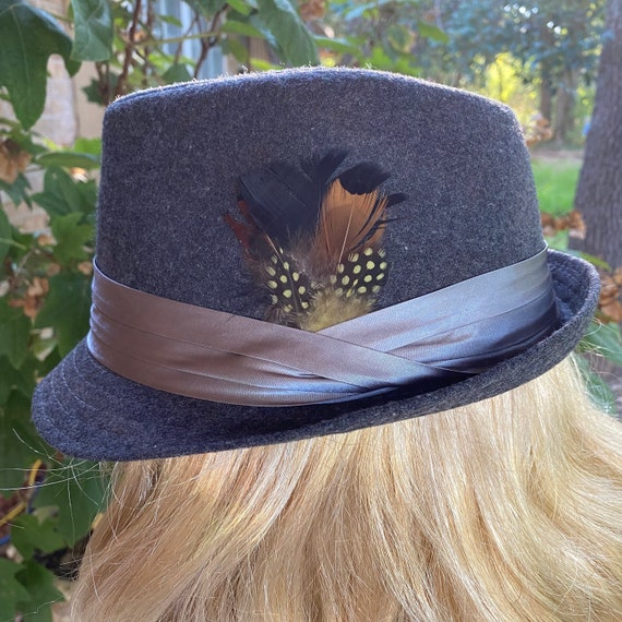 Fedora Gray Felt Short Brim. Gray Satin Band With Beautiful 