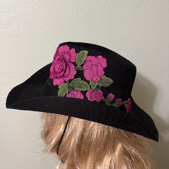 Black Cowboy Hat With Embroidered Violet Rose Applique on  display picture 1