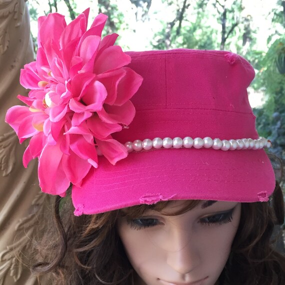 Pink Sabby Chic Flat Top Hat With Pink Flower and a White  display picture 2
