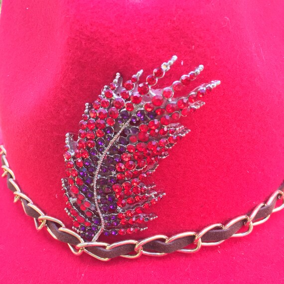 Fedora Soft Red Wool Felt Wide Brim. Black and Gold Chain  display picture 1