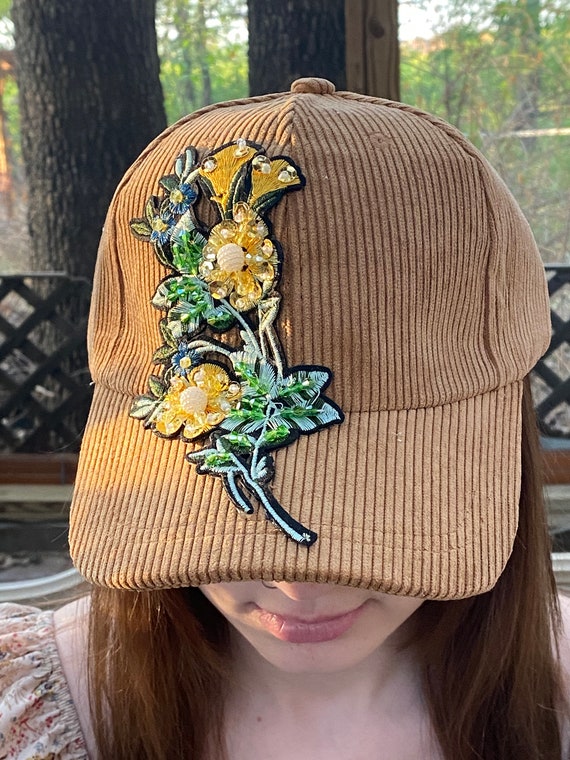Vintage 80s Renoma Antique Gold Visor w/ Floral Rosette –  Statement Sun Hat Vintage antique rosette bubble - Gem main image 2