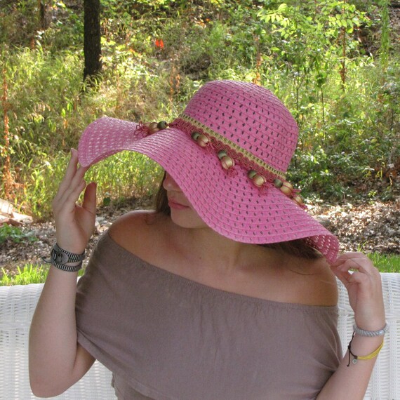Pink Wide Brim Floppy Hat With Unique 