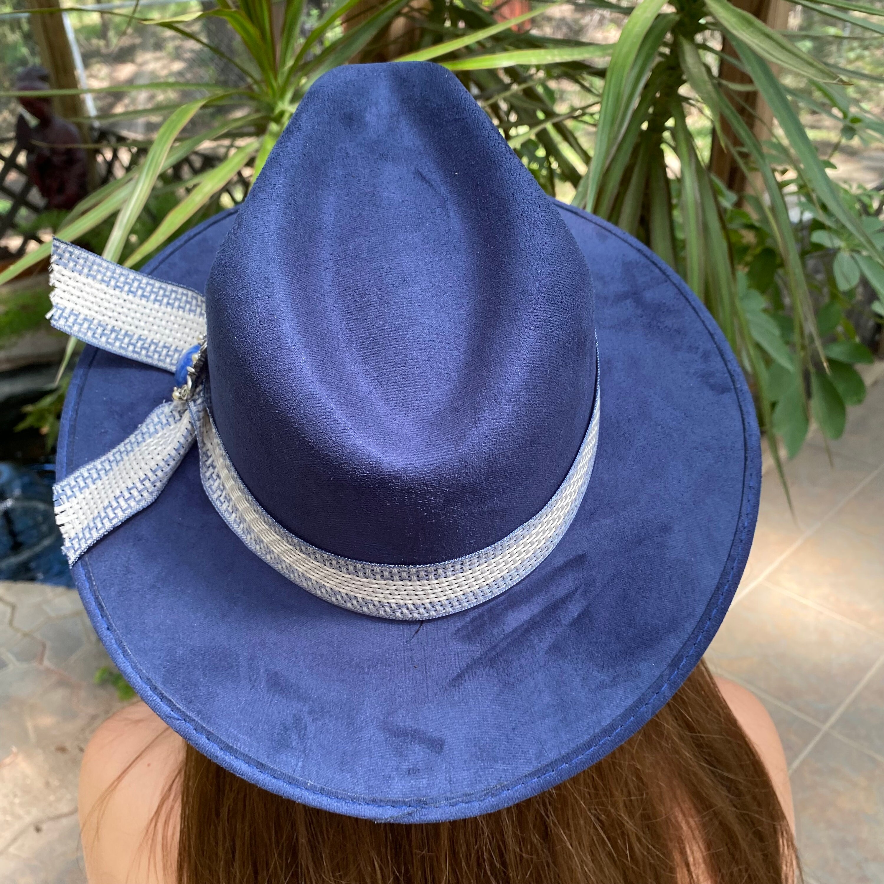 Wide Brim Felt Fedora Hat Beautiful Blue With White and Blue  display picture 2