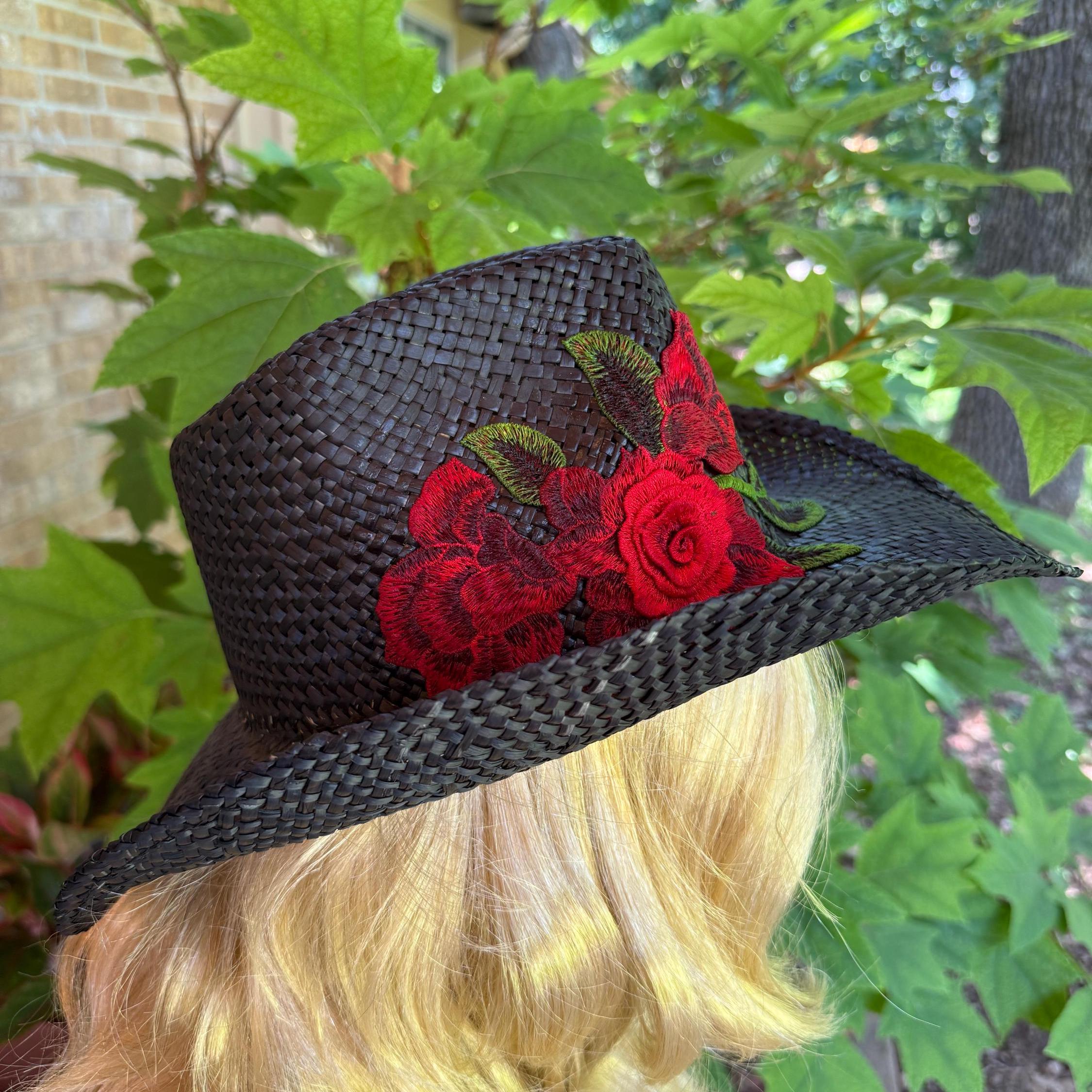 Women’s White Straw Dress Hat with Red Rose and Black Trim Vintage Black & White Straw Hat with Red Flowers, 1950s Tilt  main image 2