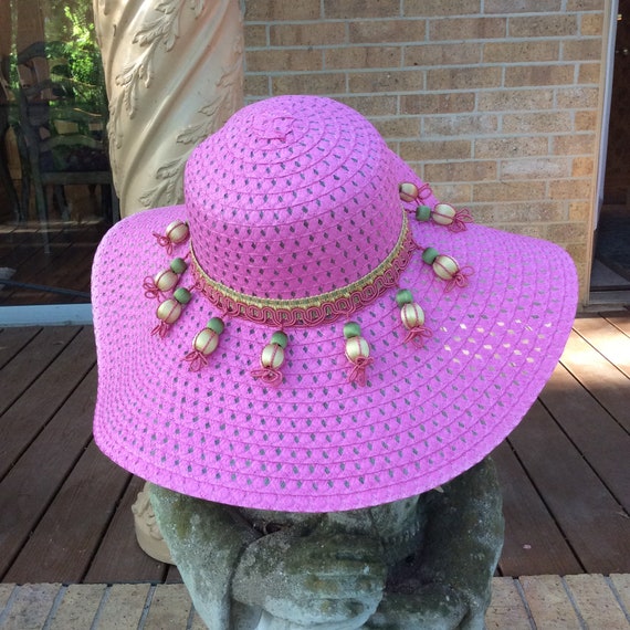 Pink Wide Brim Floppy Hat With Unique 