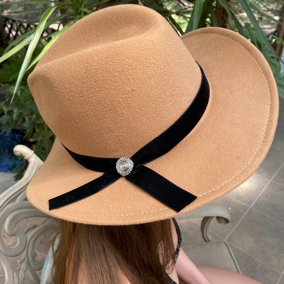 Wide Brim Beige Wide Brim Beige/tan Felt Fedora Hat With  display picture 1