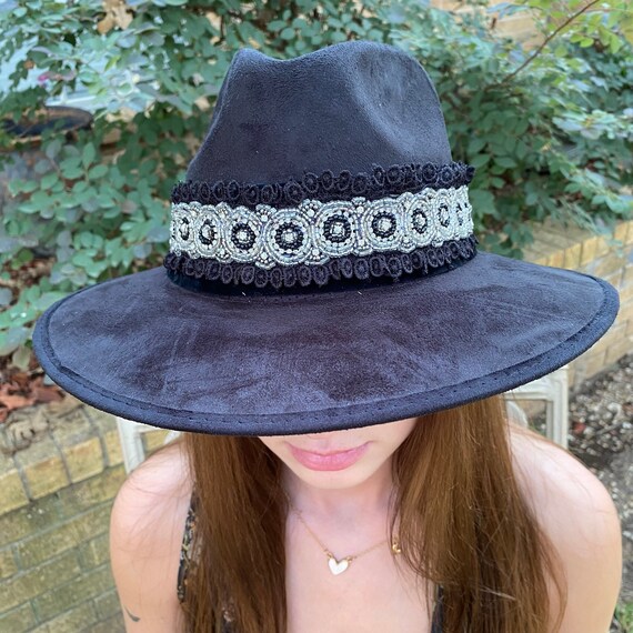 Black Felt Wide Brim Fedora Hat. Absolutely Beautiful Hat 
