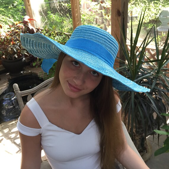 Floppy Brim Hat for Sun and Beach. Beautiful Striped Shades  display picture 2