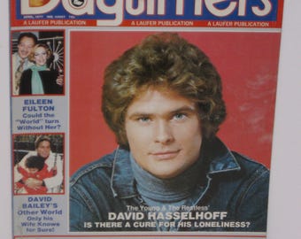 Op de afbeelding: Een tijdschriftcover met David Hasselhoff, de ster van de soap "The Young and the Restless". De cover bevat ook artikelen over Eileen Fulton, Brooke Bundy en David Bailey. Het tijdschrift heet "Daytimers" en is een Laufer-publicatie.