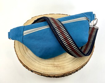Hip bag Mio made of blue heavy washed canvas