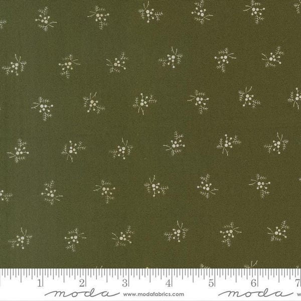 Tela navideña verde perenne Joyful Gatherings II con acebo y bayas - 49333 - Tela de algodón para patchwork de Moda Fabrics