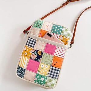 DEAL Minki Kim Sun Patch Crossbody Bag Project Quilt PATTERN - Riley Blake Designs - INSTRUCTIONS Only - Zipper Bag Project