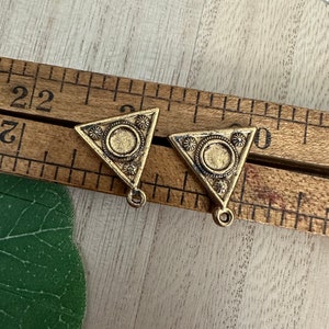 Decorative Gold Triangle Earring Post Jewelry Findings MPG16