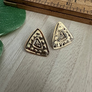 Decorative Gold Triangle Earring Post Findings MPG17