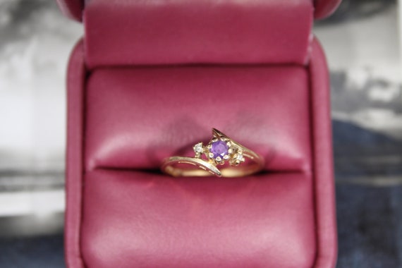 Simple Amethyst and Diamond Chip Solid 10k Yellow