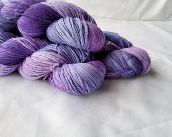 Hilo 100% algodón - Teñido a mano en morado - 100 g