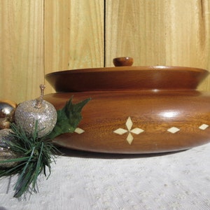 Caja de recuerdos de madera grabada: el regalo perfecto para guardar recuerdos preciados.