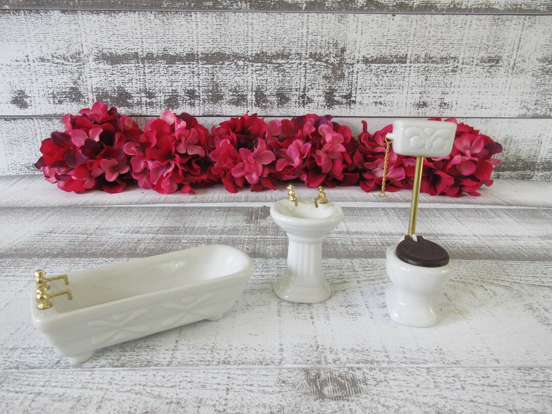 Charming Dollhouse Bathroom Fixtures - Porcelain Bathtub, Sink, and ...