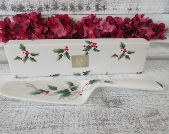 Elegant Mikasa Ribbon Holly Cake Server - Perfect for Holiday Entertaining