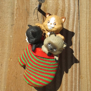 Vintage Hallmark Three Kittens in a Mitten