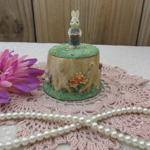 Easter Tree Stump with Bunny Trinket Keeper