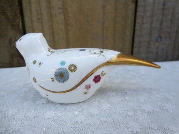 エインズレイ ファインボーンチャイナ 鳥の置物：マルベリーデザイン