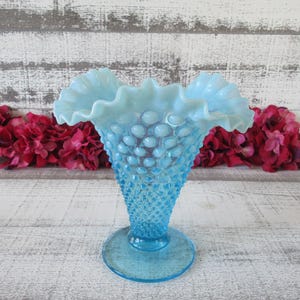 Vintage Opalescent Blue Fenton Hobnail Vase - Elegant Home Decor
