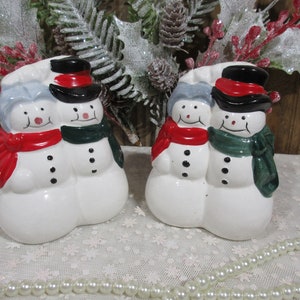 Saleiro e pimenteiro de boneco de neve: decoração de mesa para festas