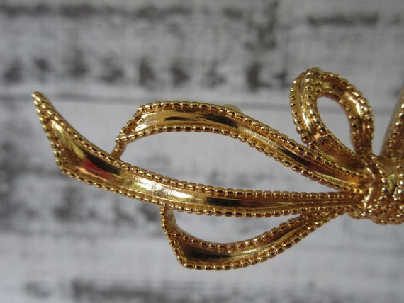 Trifari Large Gold Brooch - image 2