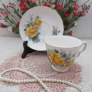 Queen Anne Floral Teacup and Saucer 8518