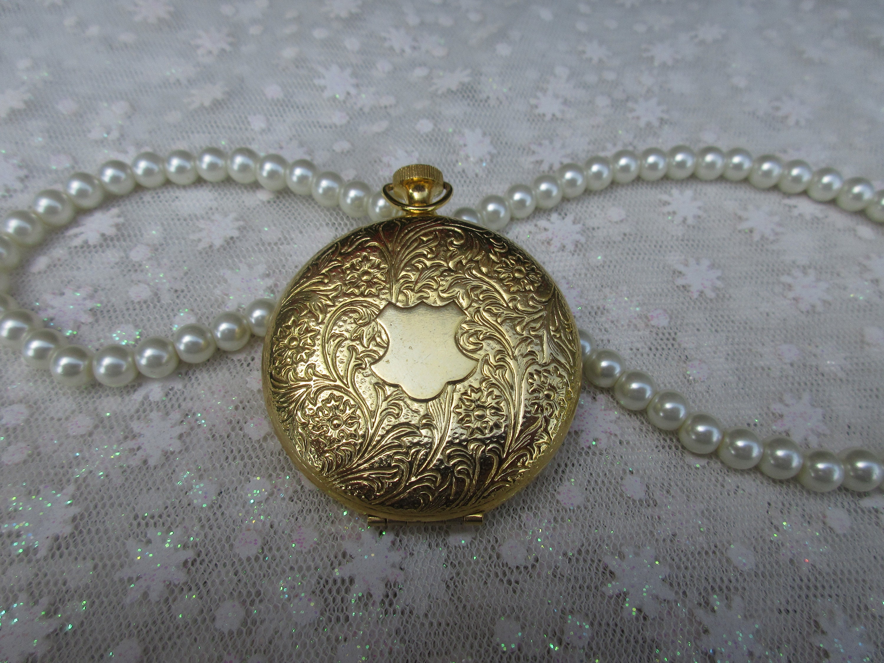 Vintage Gold Pill Box Necklace Pendant Pill Box Etsy